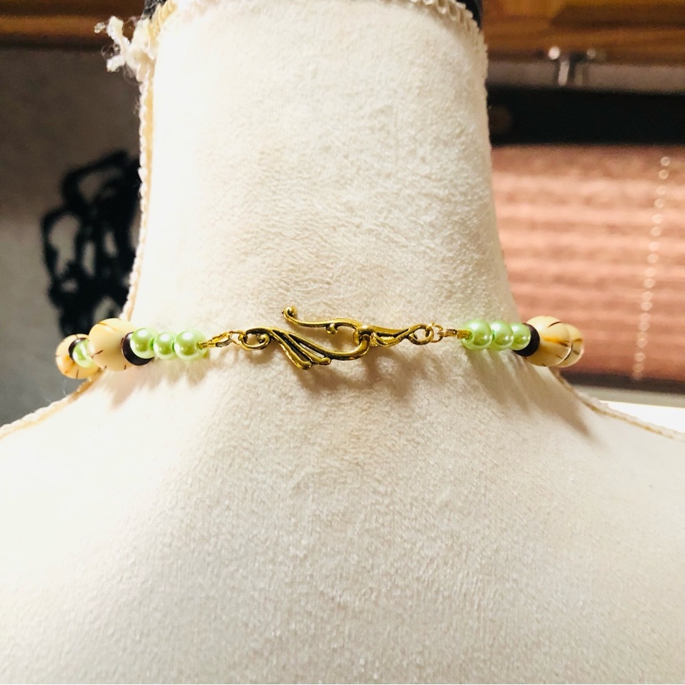 Handcrafted repurpose old brass fringe pendant Czech glass Pearl necklace - Picture 4 of 7
